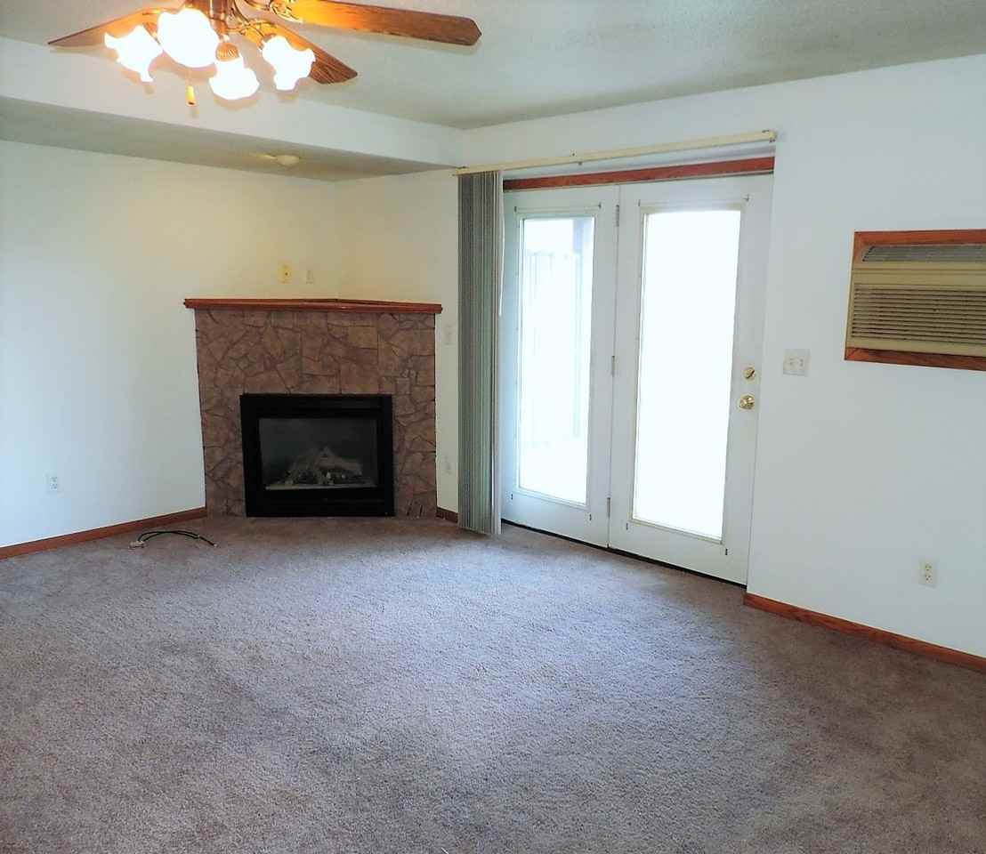 530 Iris Ave - Photo 4 of 20