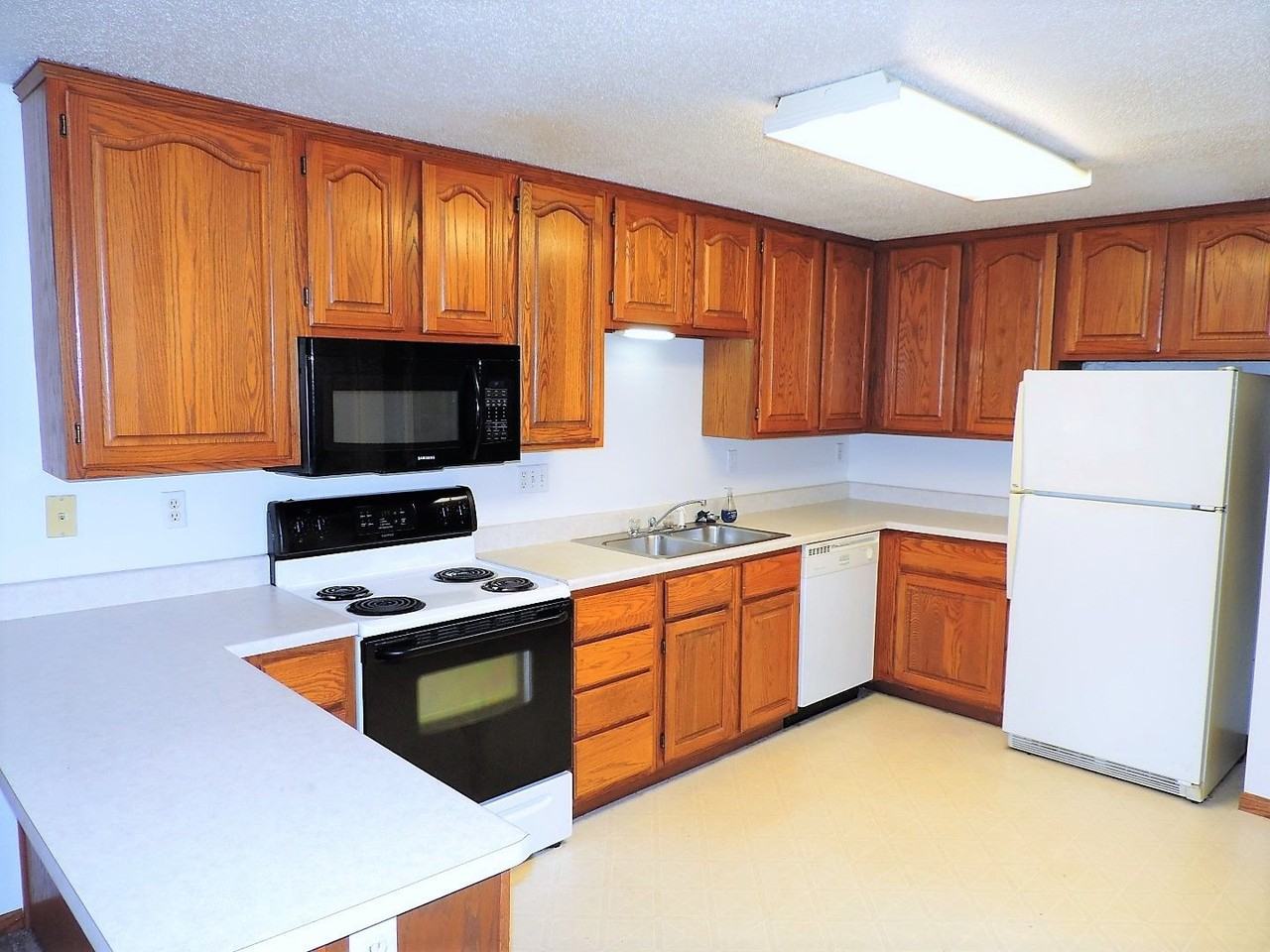 530 Iris Ave - Photo 6 of 20