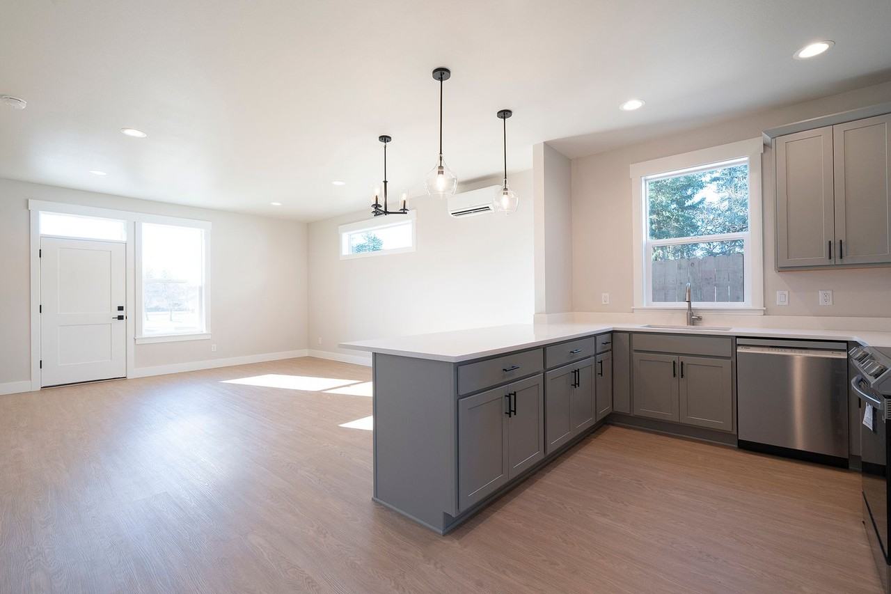 15841 Se Washington Ct - Photo 3 of 22