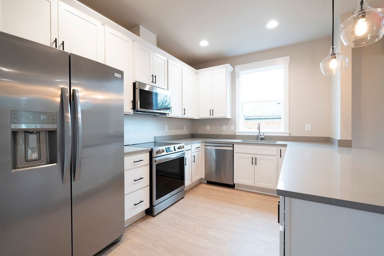 15893 Se Washington Ct - Photo 4 of 28