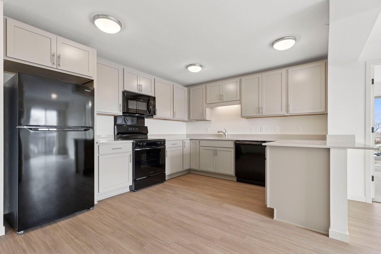 Marshall Avenue Flats - Photo 6 of 47