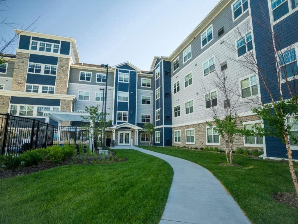 The Barnum - Photo 3 of 50