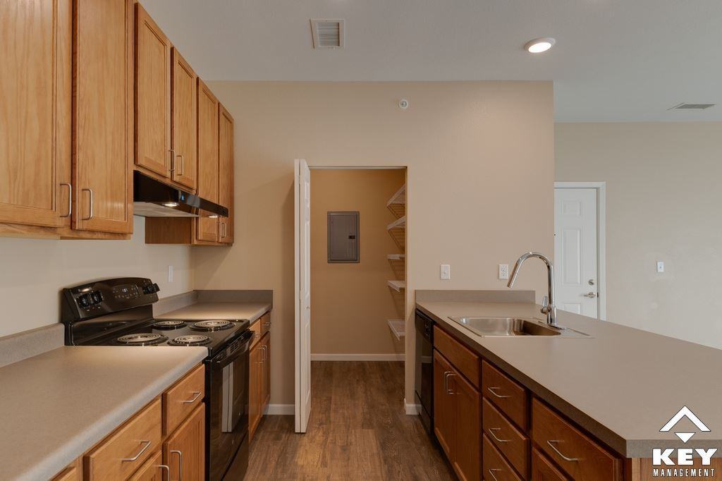 Commerce Gardens - Photo 6 of 16