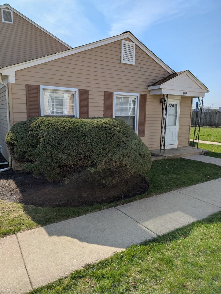 439 James Ct #A - Photo 2 of 18