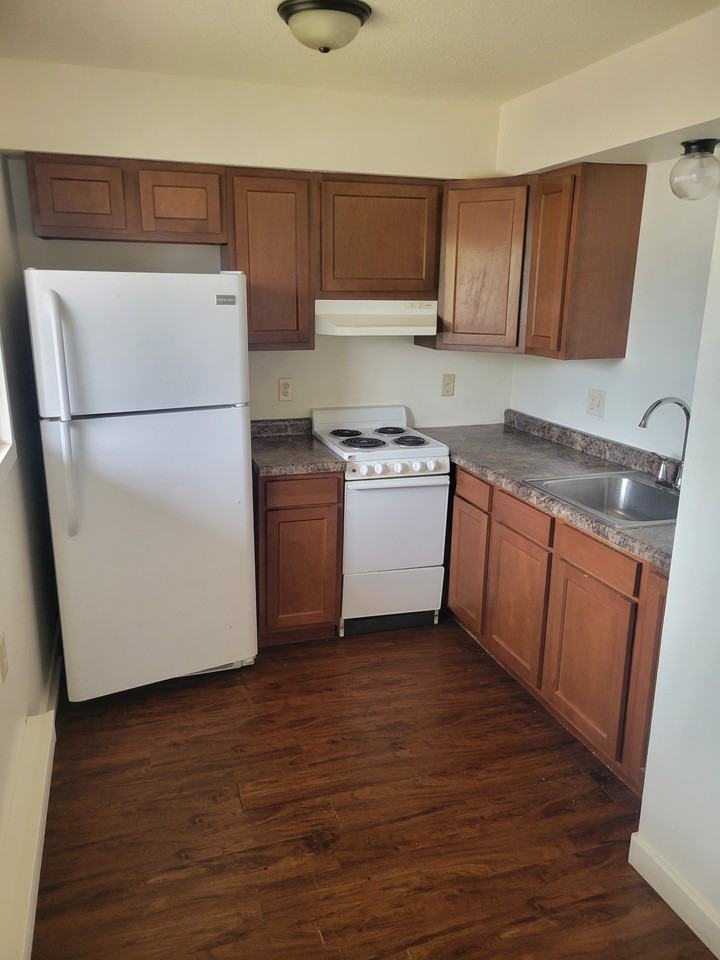 1738 La Crescent St #17 - Photo 3 of 7