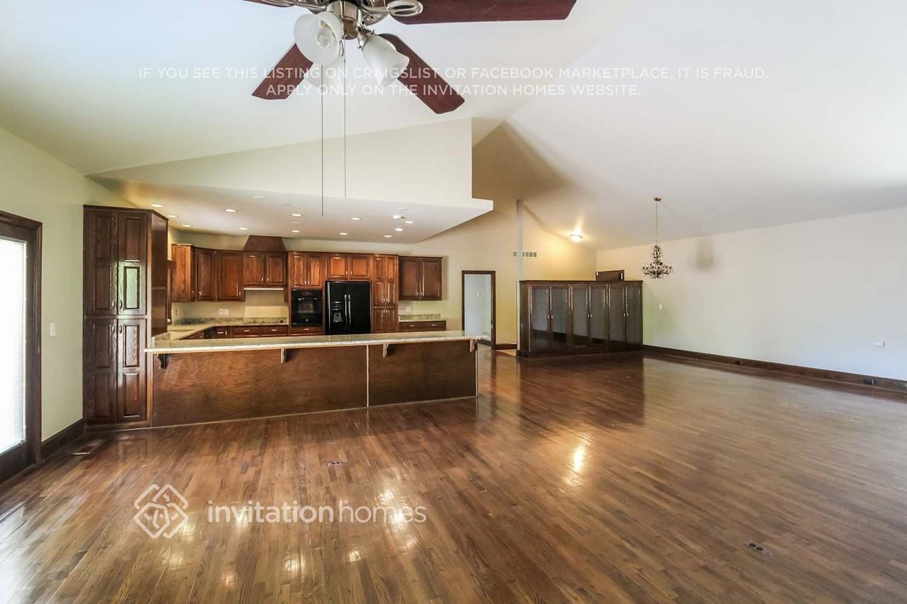 3270 Old Church Cv Ne - Photo 3 of 17