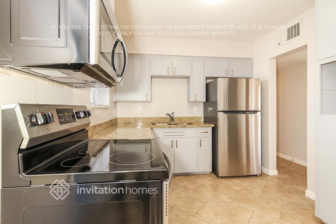 1944 W Gardenia Dr - Photo 6 of 18