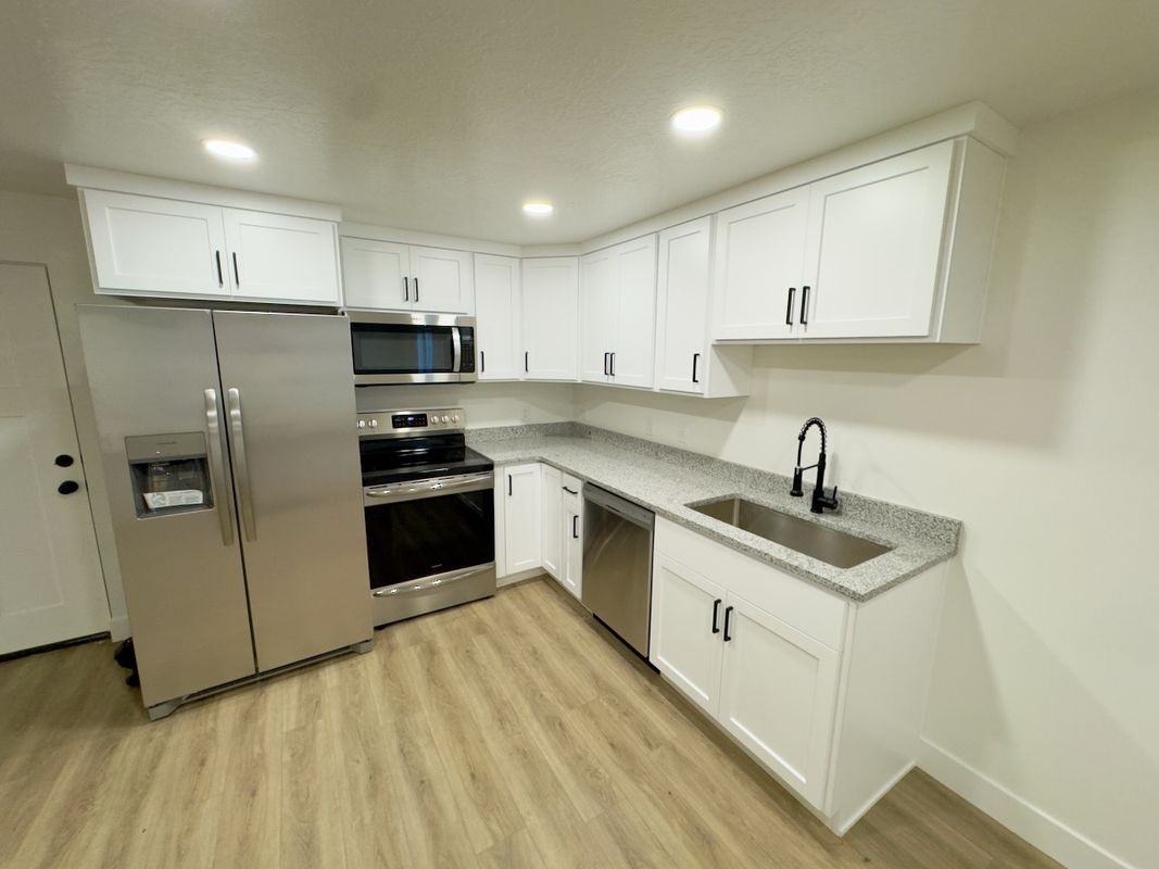 109 N Main St - Photo 5 of 11