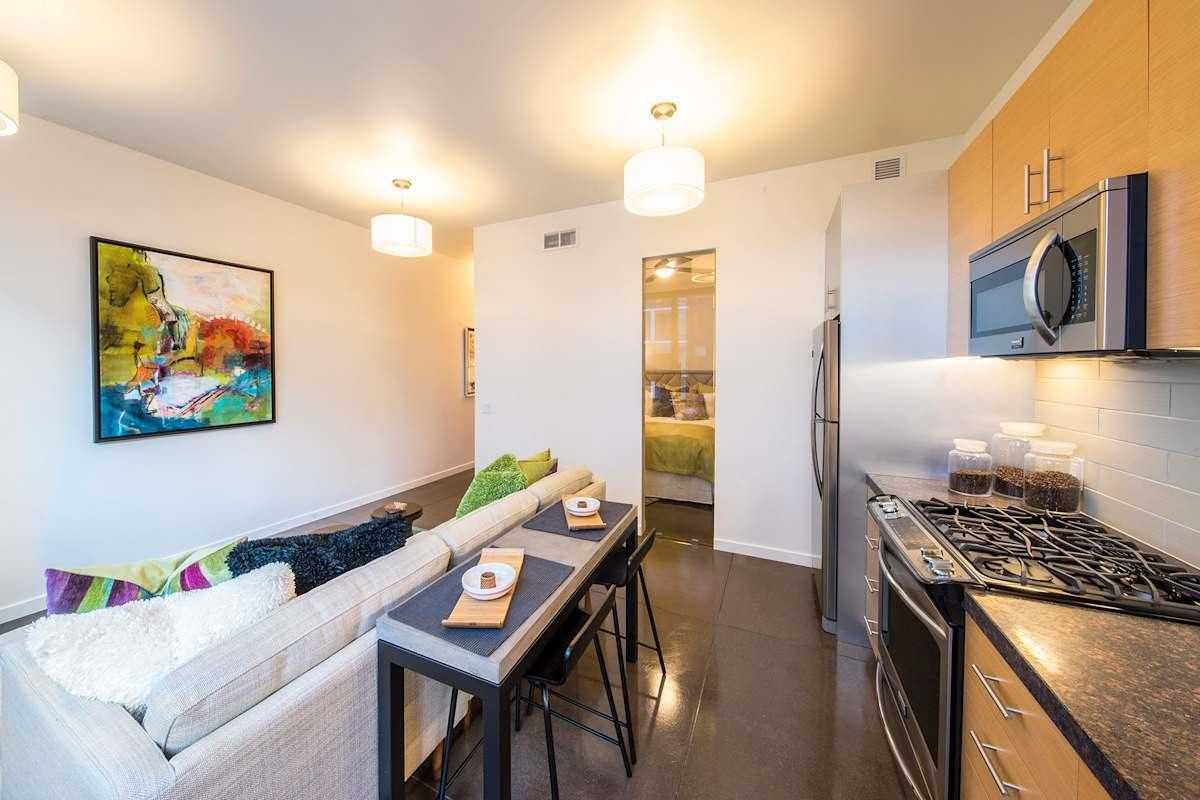 1401 Mission St - Photo 7 of 17