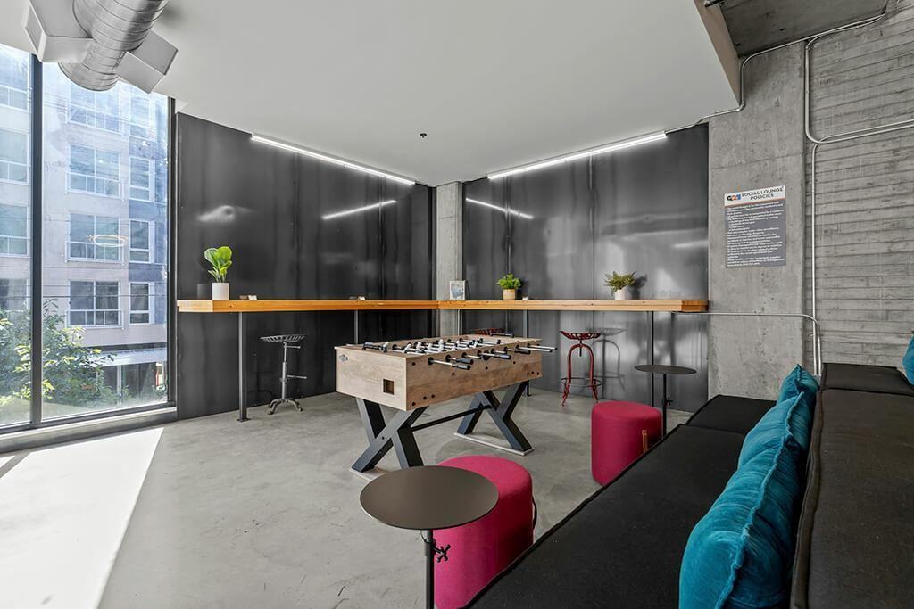 2112 Nw Quimby St - Photo 2 of 23