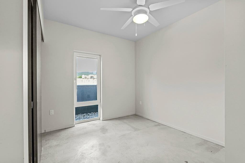 2112 Nw Quimby St - Photo 4 of 23