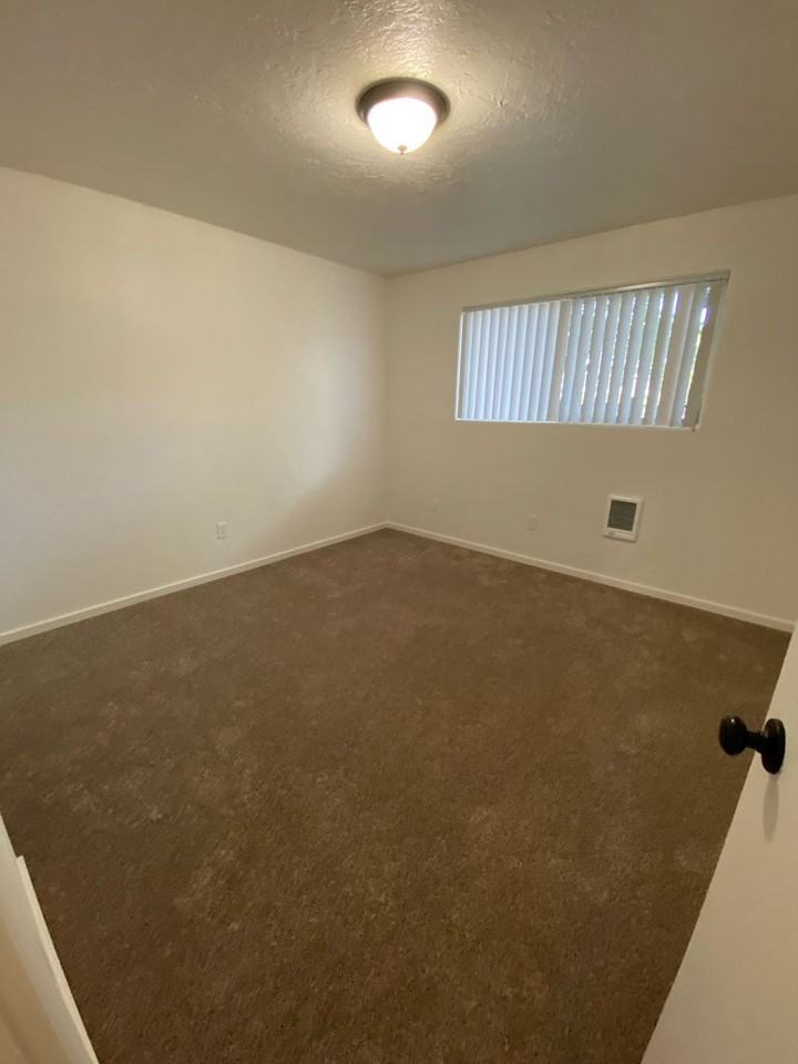 17925 E Burnside St #105 - Photo 7 of 22