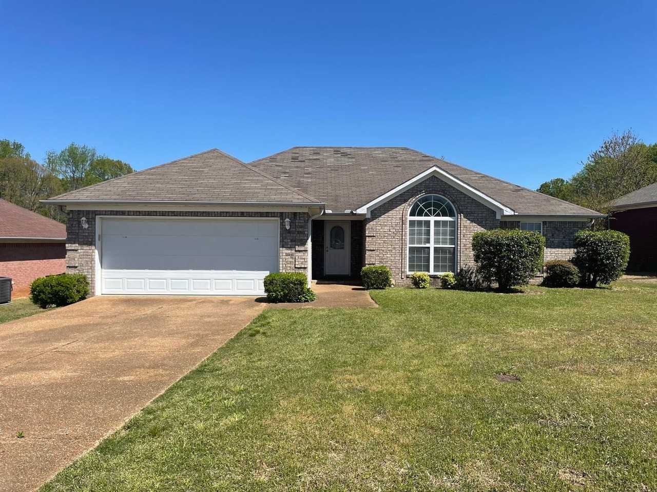 114 Rampart Dr - Photo 2 of 16