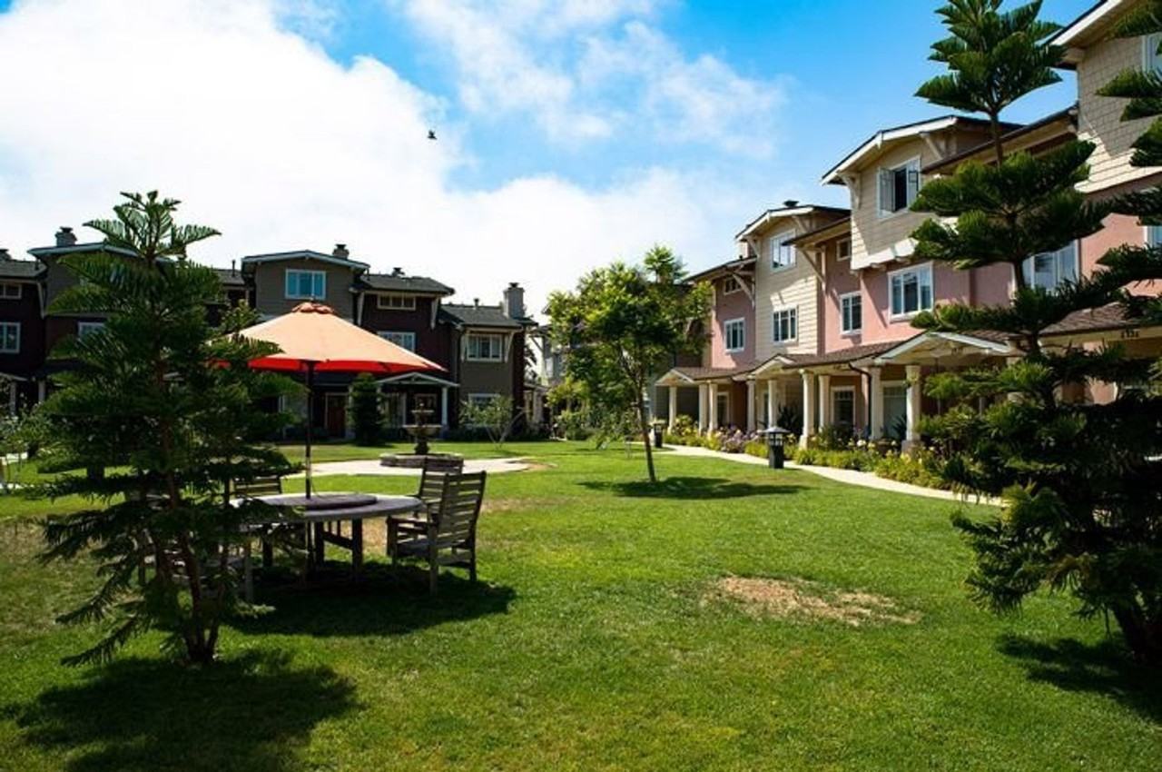 1227 Lavender Ct - Photo 3 of 5