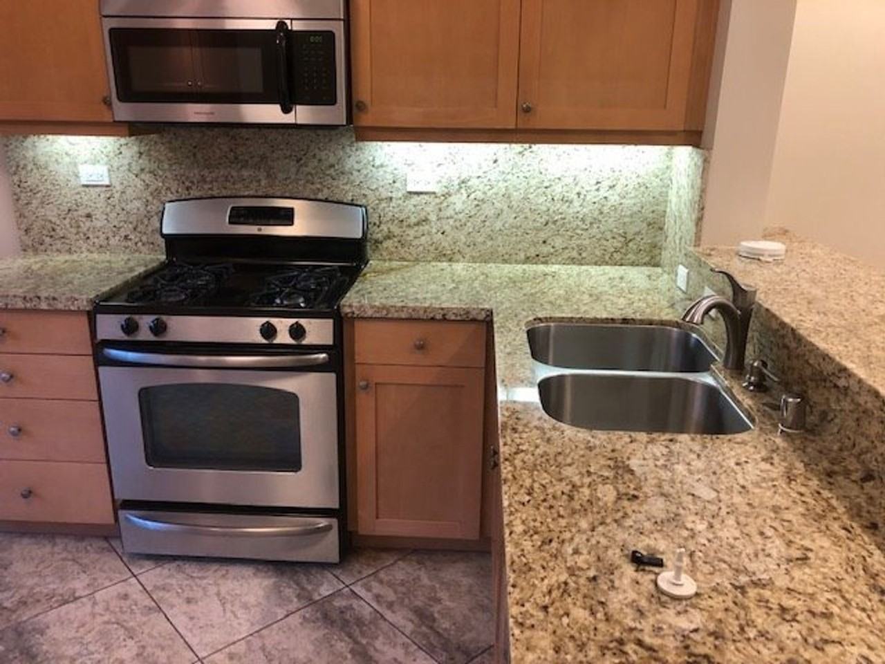 1039 Lavender Ct - Photo 4 of 5