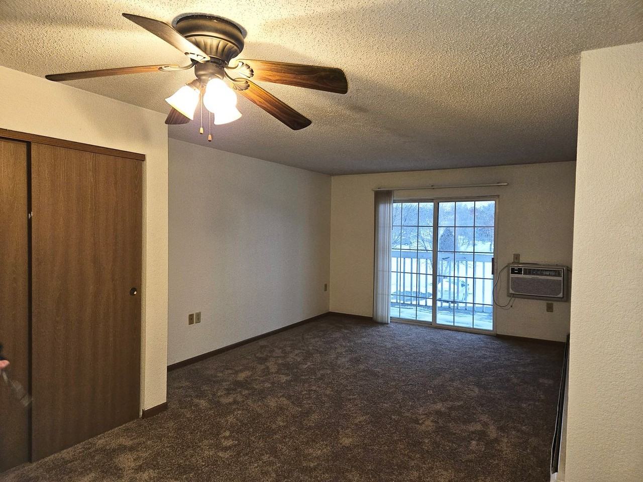 River Terrace Apartments - Photo 2 of 18