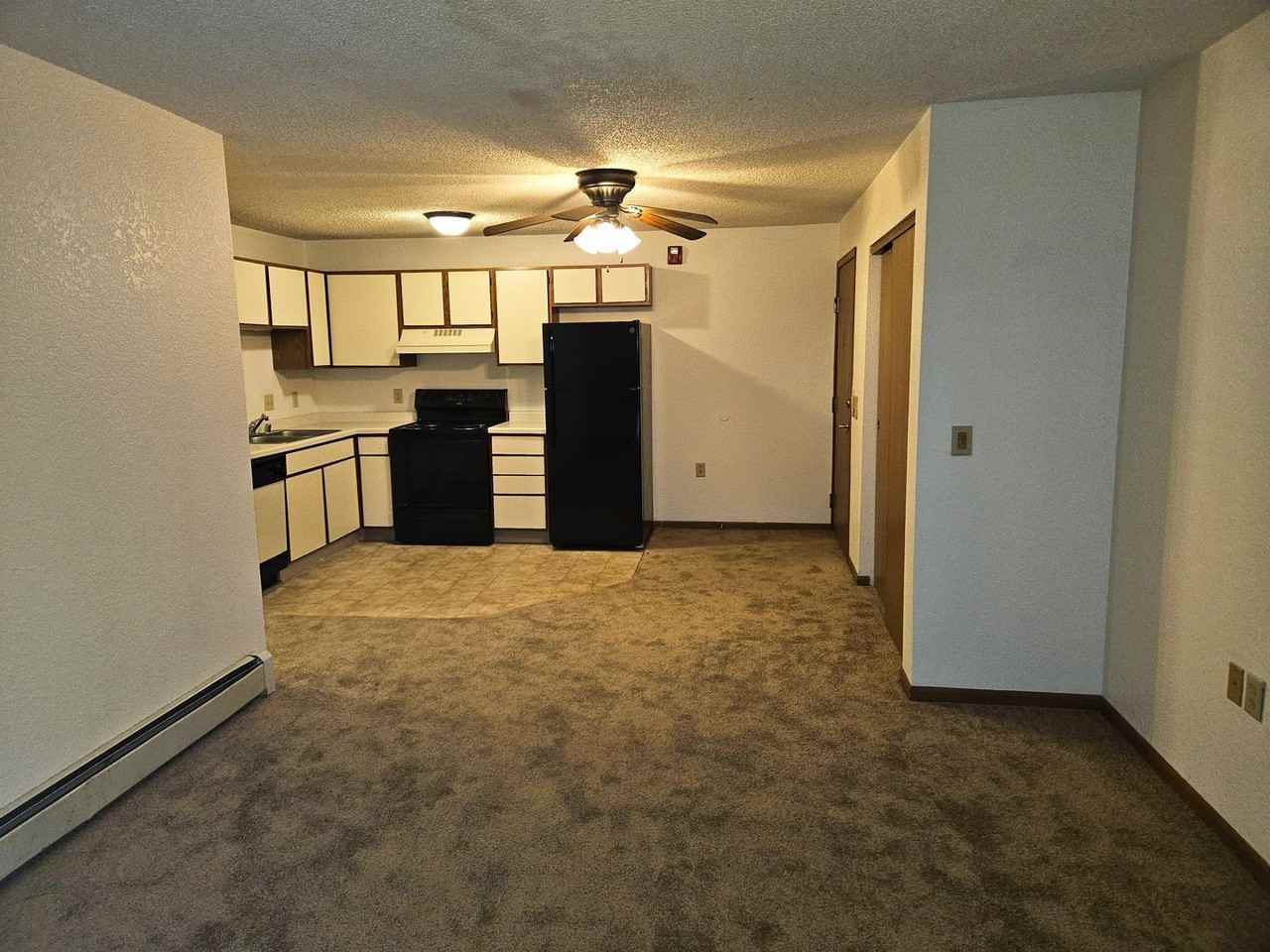 River Terrace Apartments - Photo 5 of 18