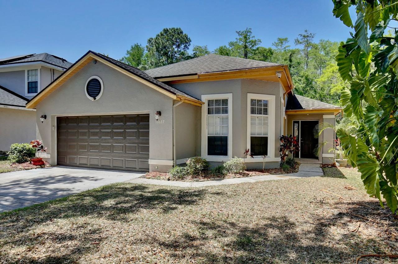 10617 Satinwood Cir - Photo 2 of 21