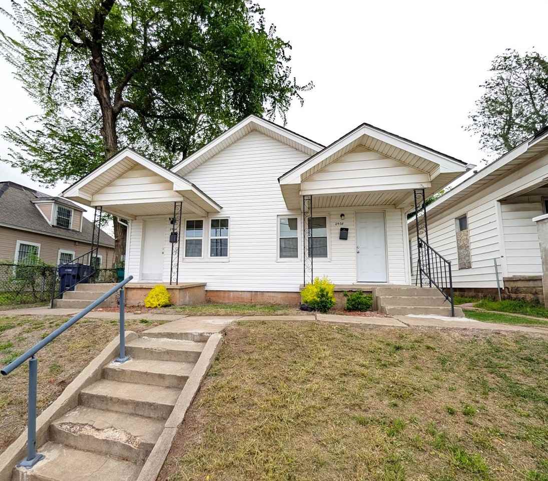 2906 S Santa Fe Ave - Photo 2 of 11