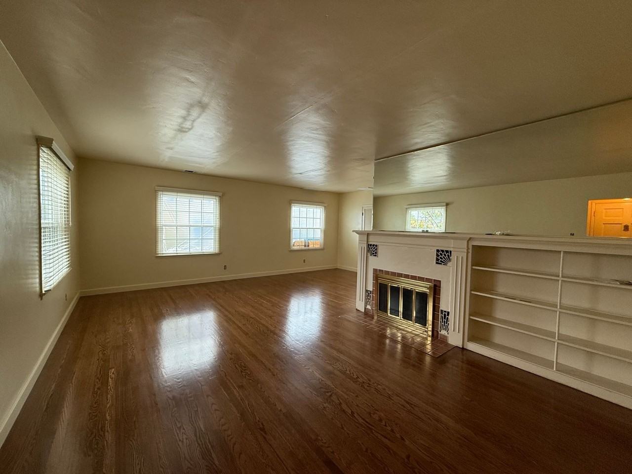 411 E Camino Colegio - Photo 6 of 45