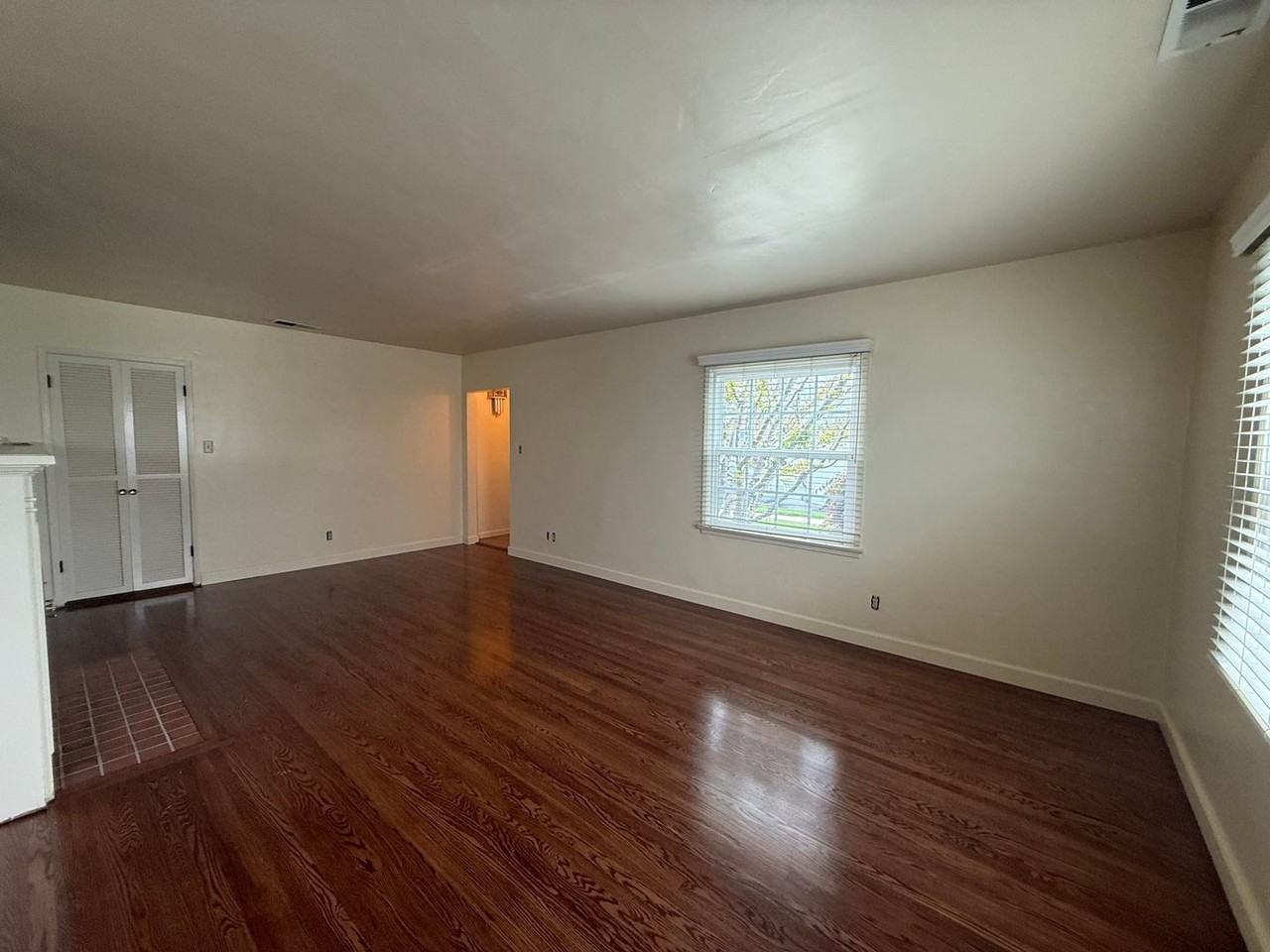 411 E Camino Colegio - Photo 7 of 45