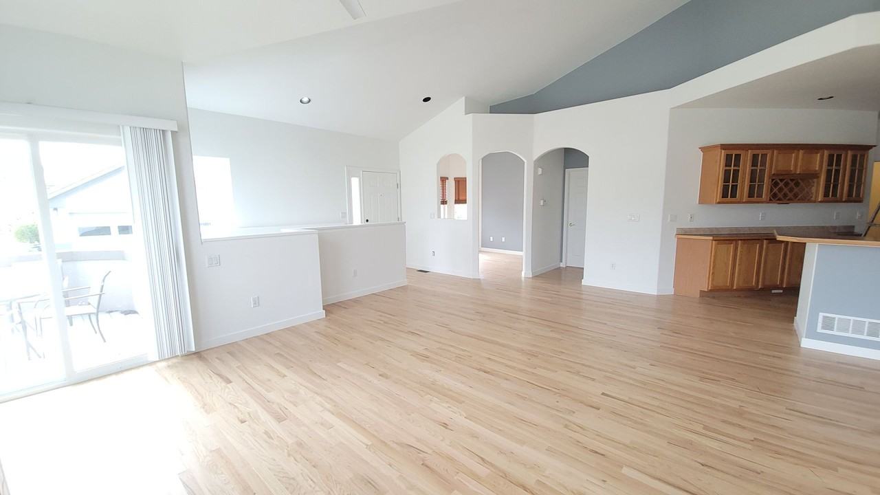 4159 Da Vinci Dr - Photo 7 of 24