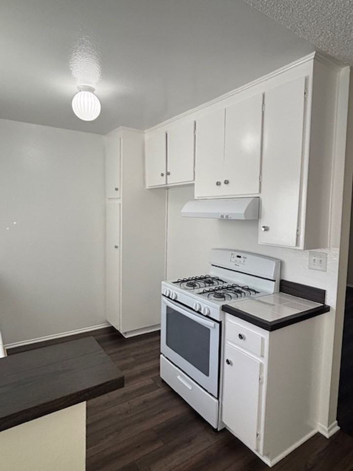 Villa Madrid Apts - Photo 2 of 11