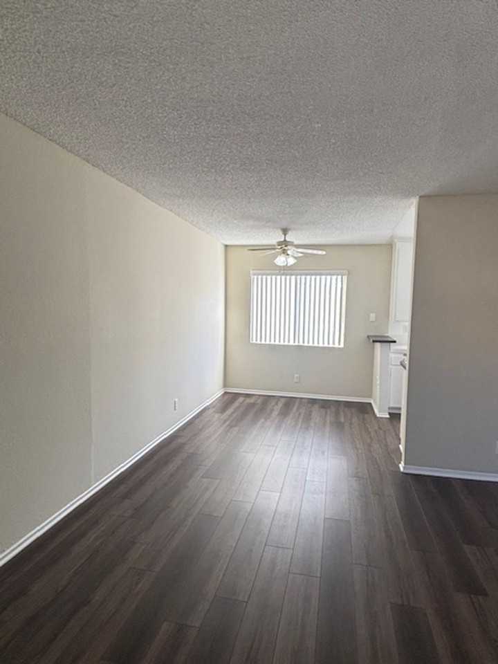 Villa Madrid Apts - Photo 3 of 11