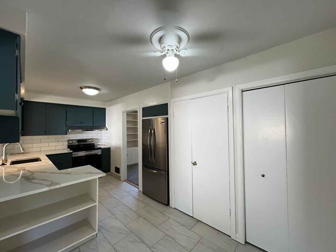 12230 Sw Walker Rd - Photo 7 of 35