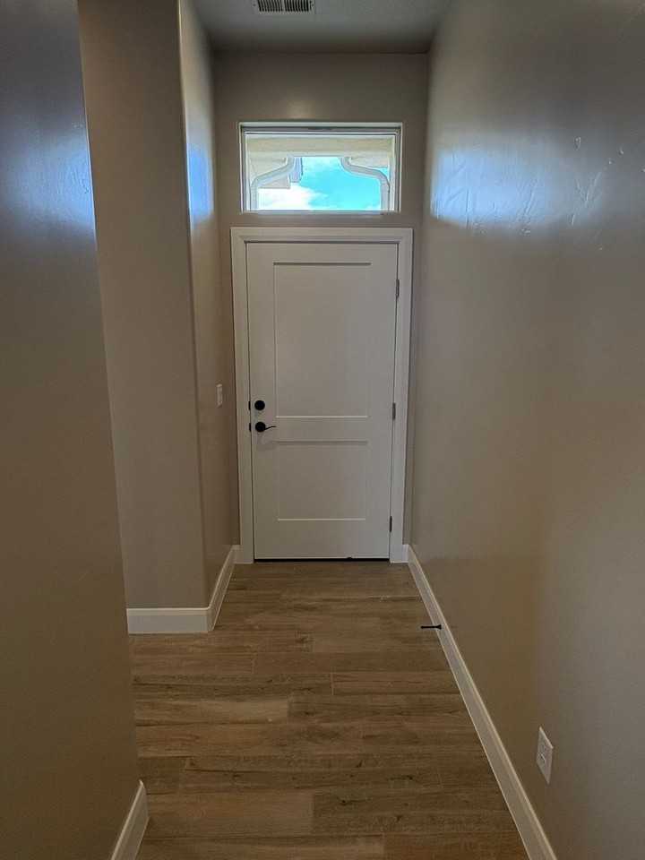 583 N 3050 W - Photo 2 of 20