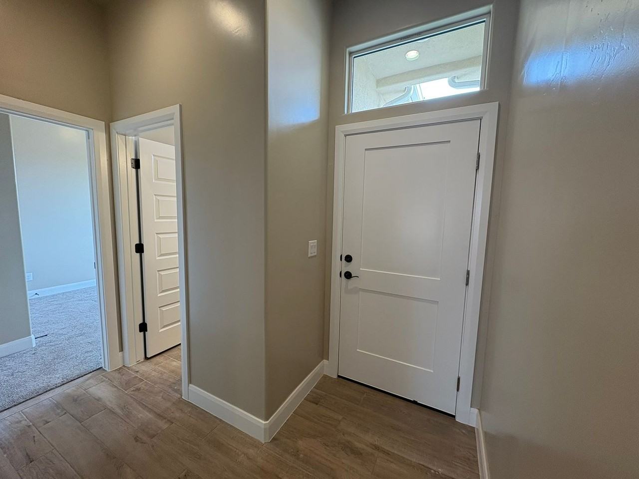 583 N 3050 W - Photo 3 of 20