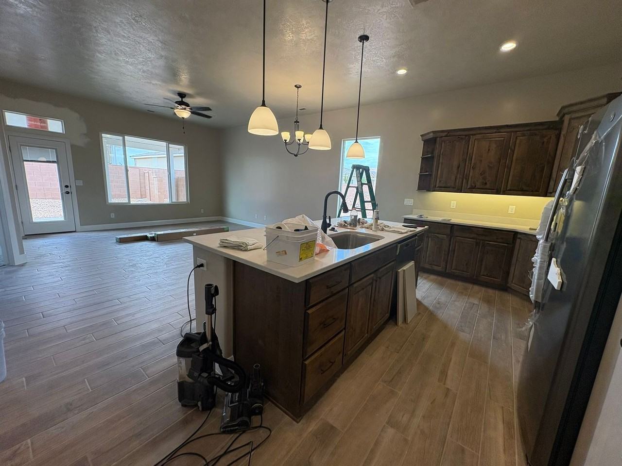 583 N 3050 W - Photo 6 of 20