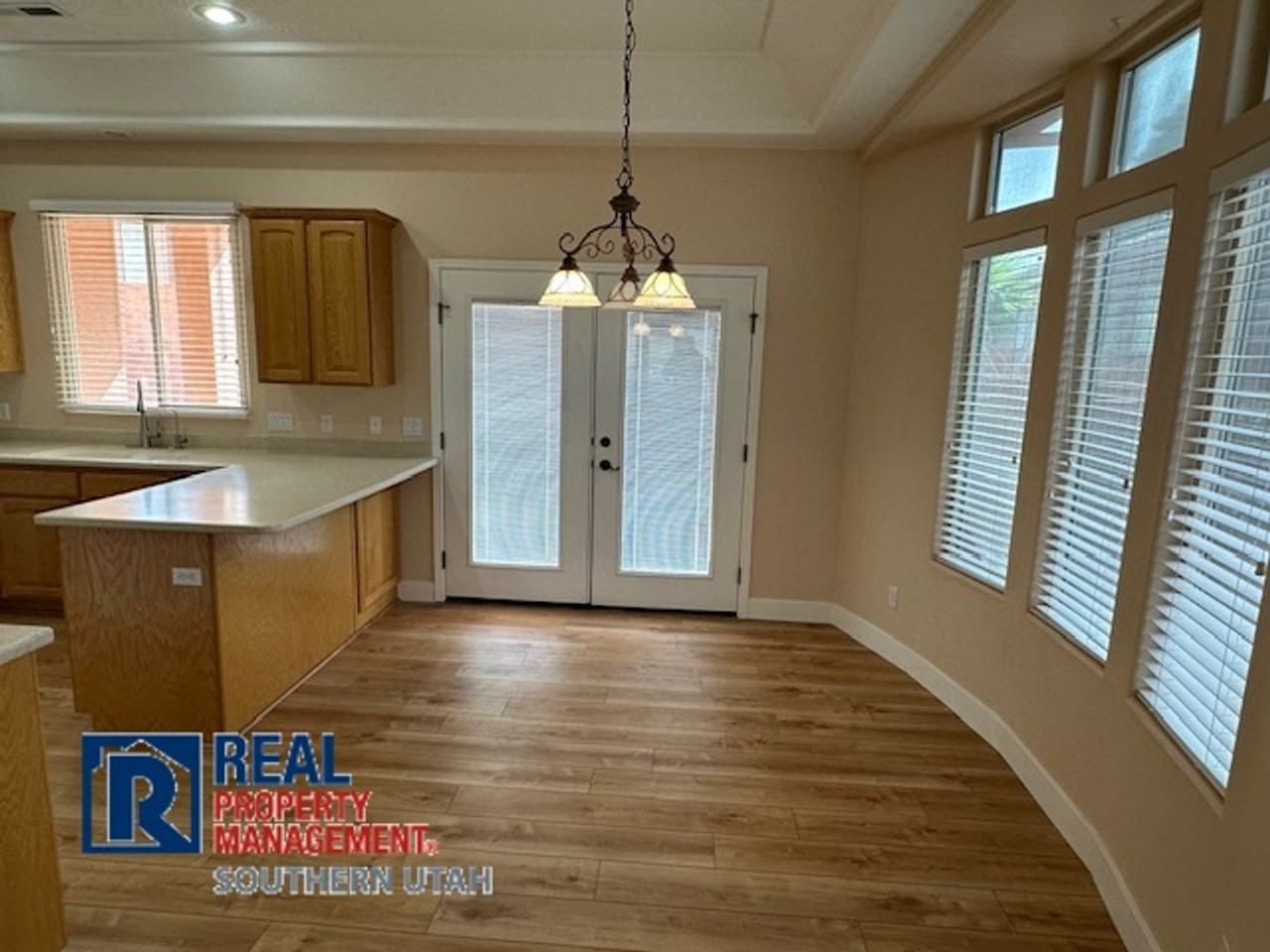 1530 Falcon Dr - Photo 3 of 18