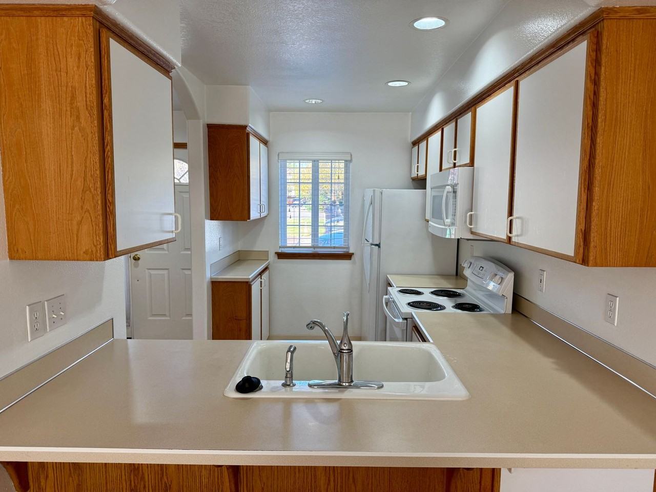 764 Sw Meadow Dr - Photo 6 of 20