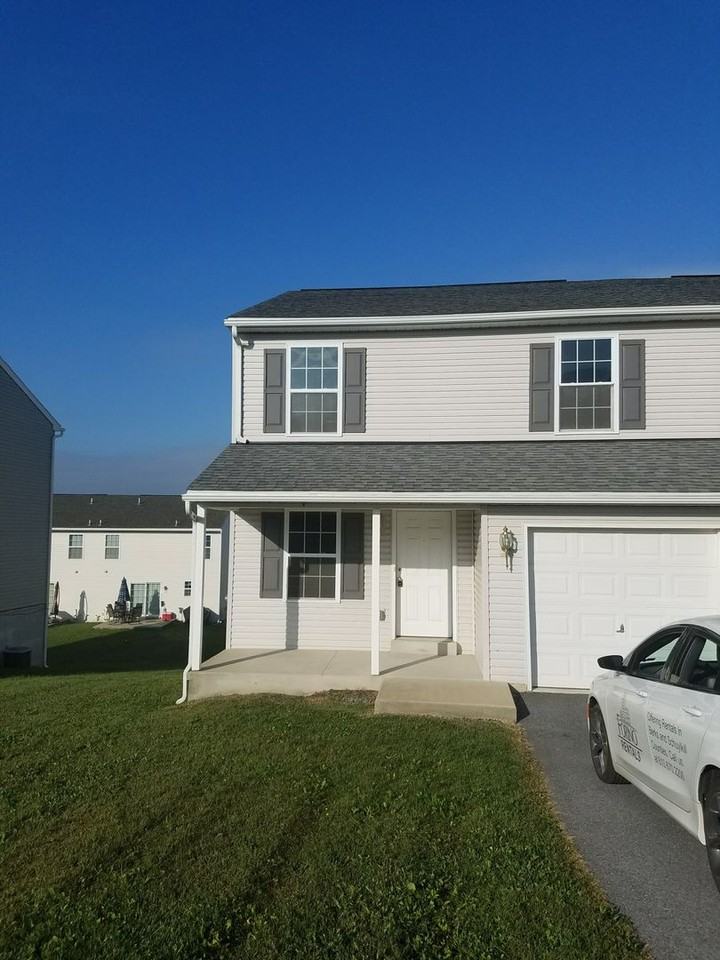 1020 Jean Ave - Photo 2 of 6