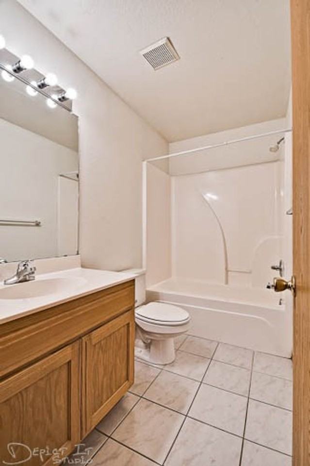 Rainsong 05-07 - Photo 7 of 11