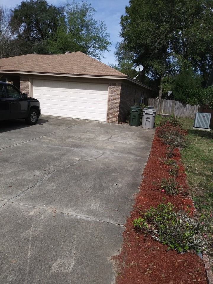 7359 Baywoods Ln - Photo 2 of 27