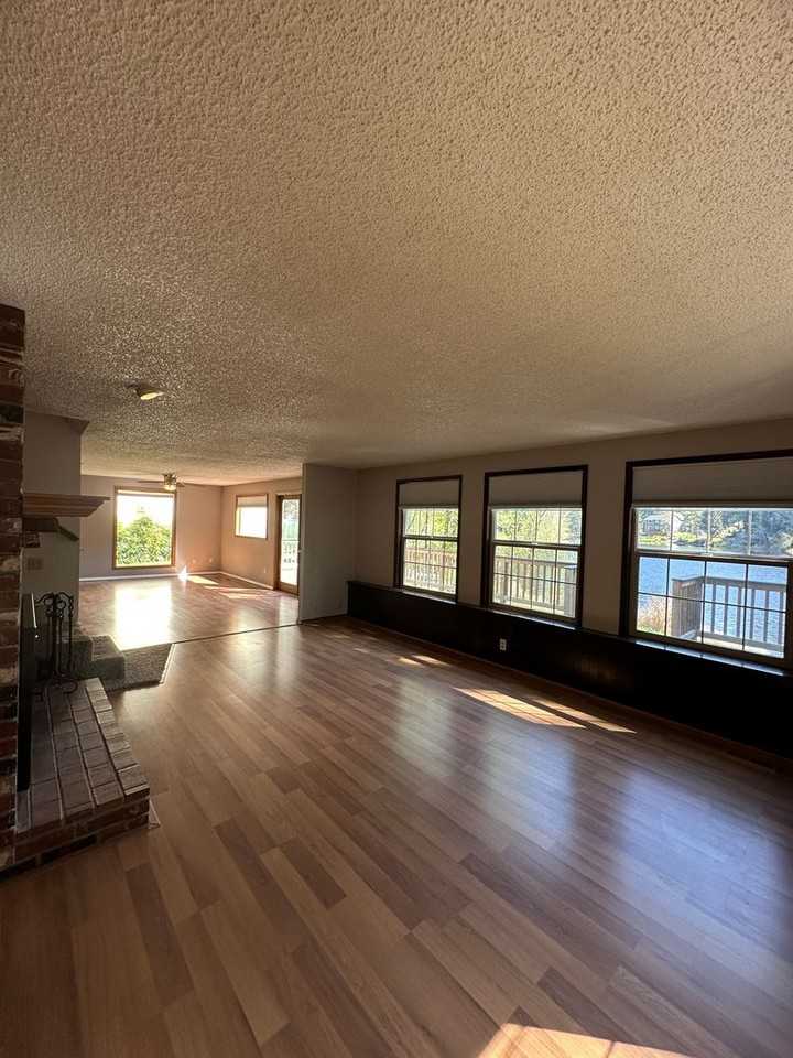 7732 Loon Ct Se - Photo 3 of 20