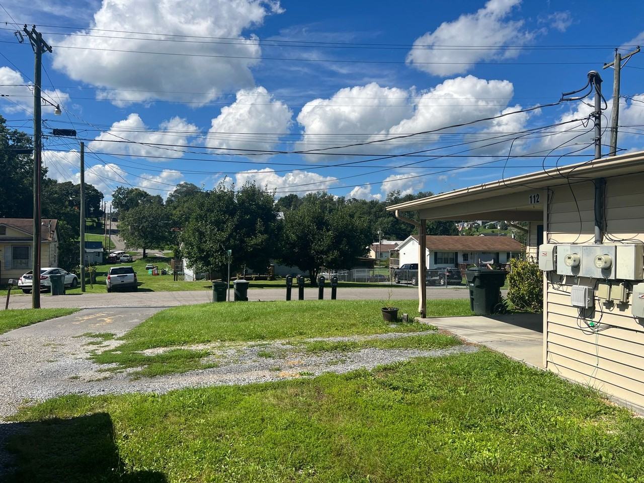 114 Monterey Dr - Photo 2 of 14