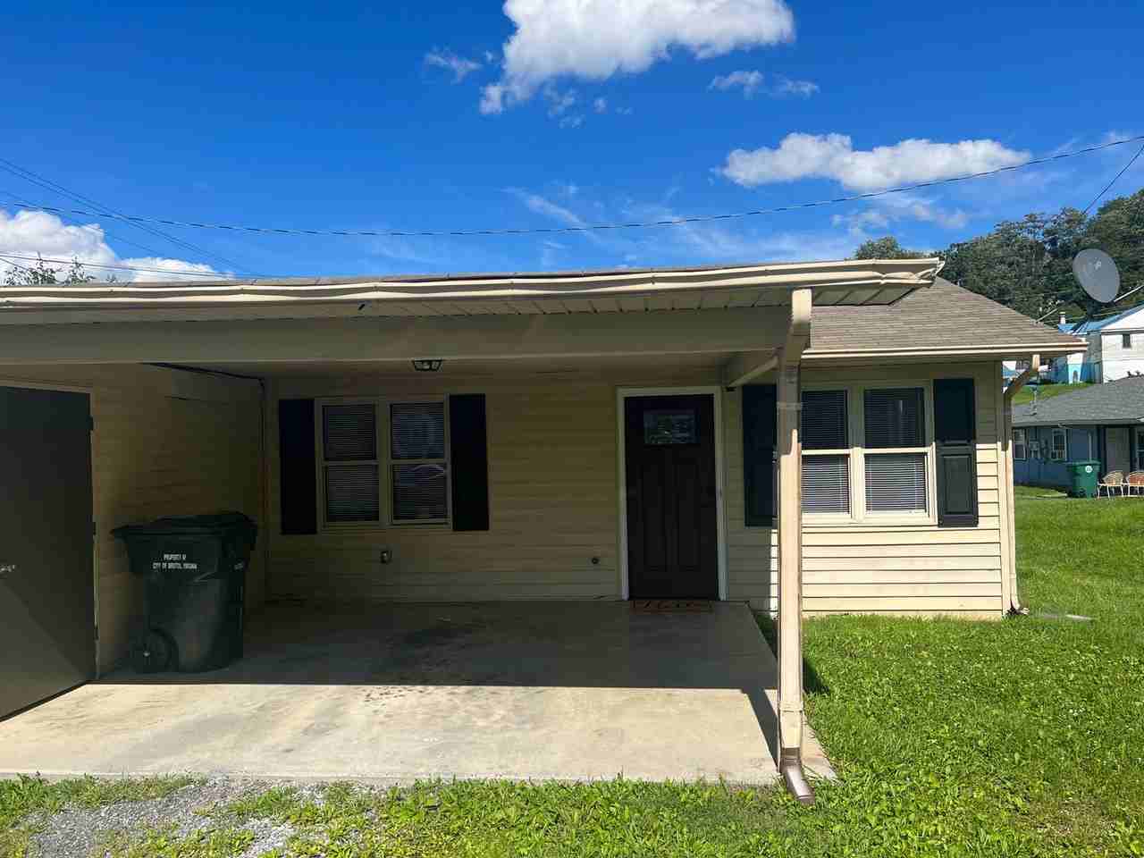 114 Monterey Dr - Photo 3 of 14