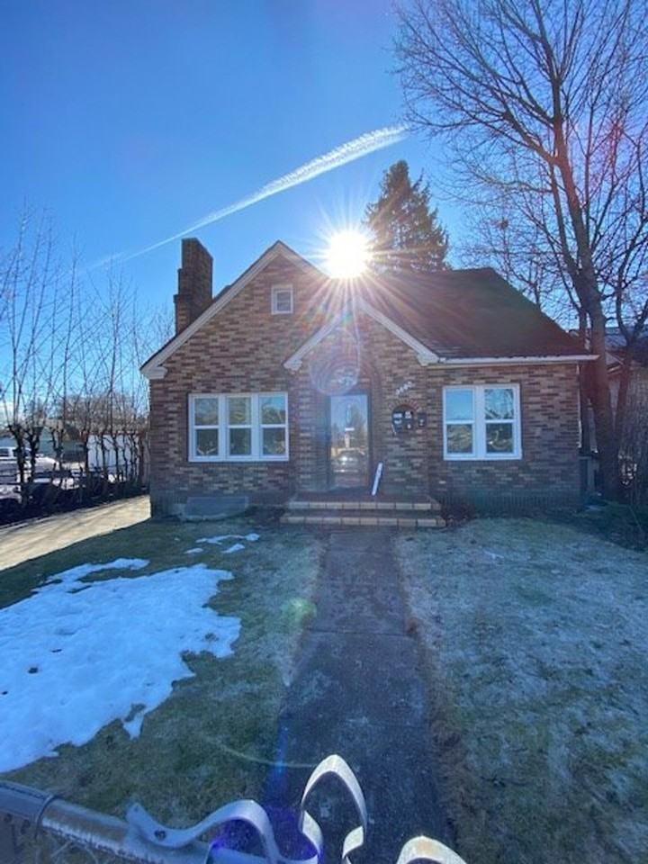 Sherman Ave Triplex - Photo 2 of 12