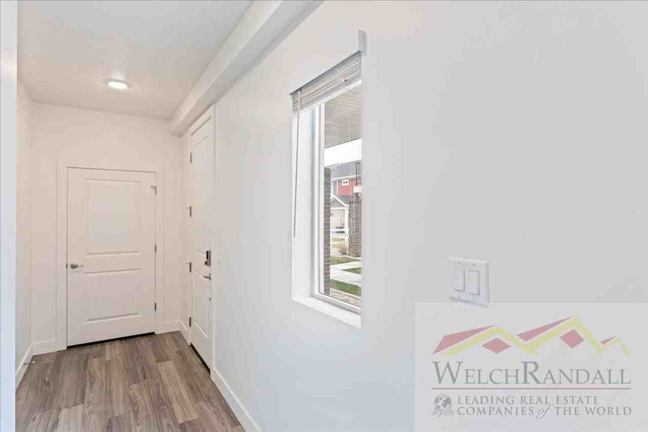 2354 W Leigh Ln - Photo 3 of 31