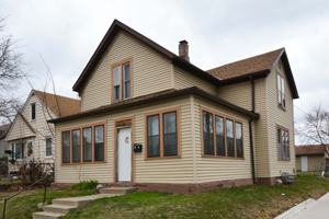 featured image of 1237 7th St E