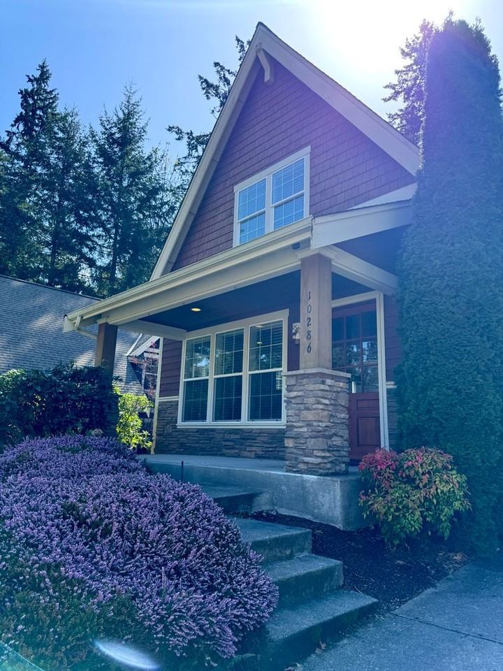 10286 Ne Garibaldi Loop - Photo 2 of 26