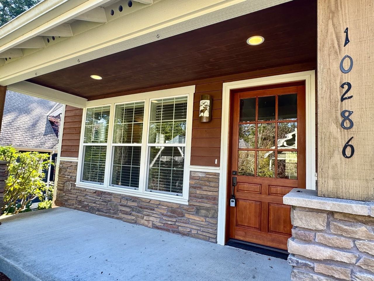 10286 Ne Garibaldi Loop - Photo 3 of 26