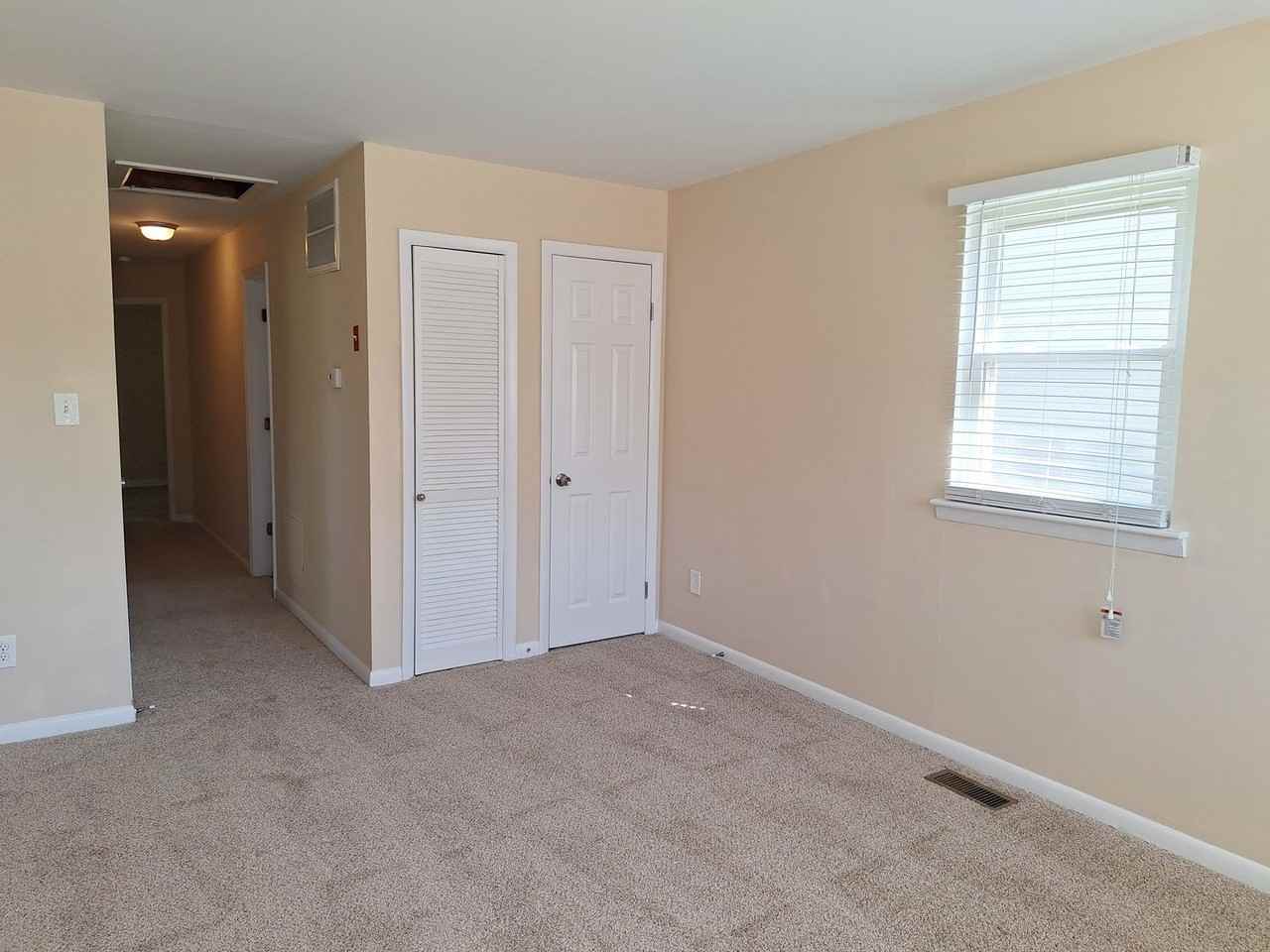 1133 25th St - Photo 3 of 14