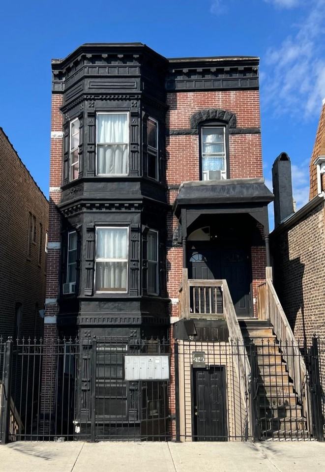 2140 S. Fairfield - Photo 2 of 26