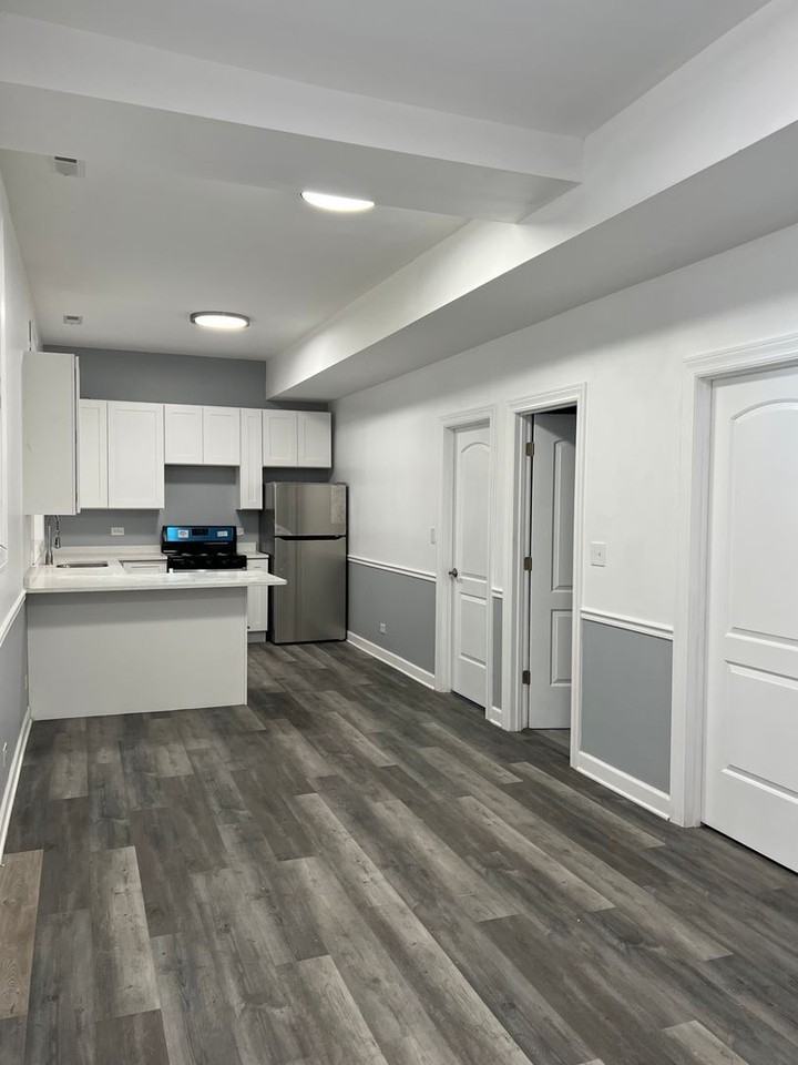 2140 S. Fairfield - Photo 4 of 26