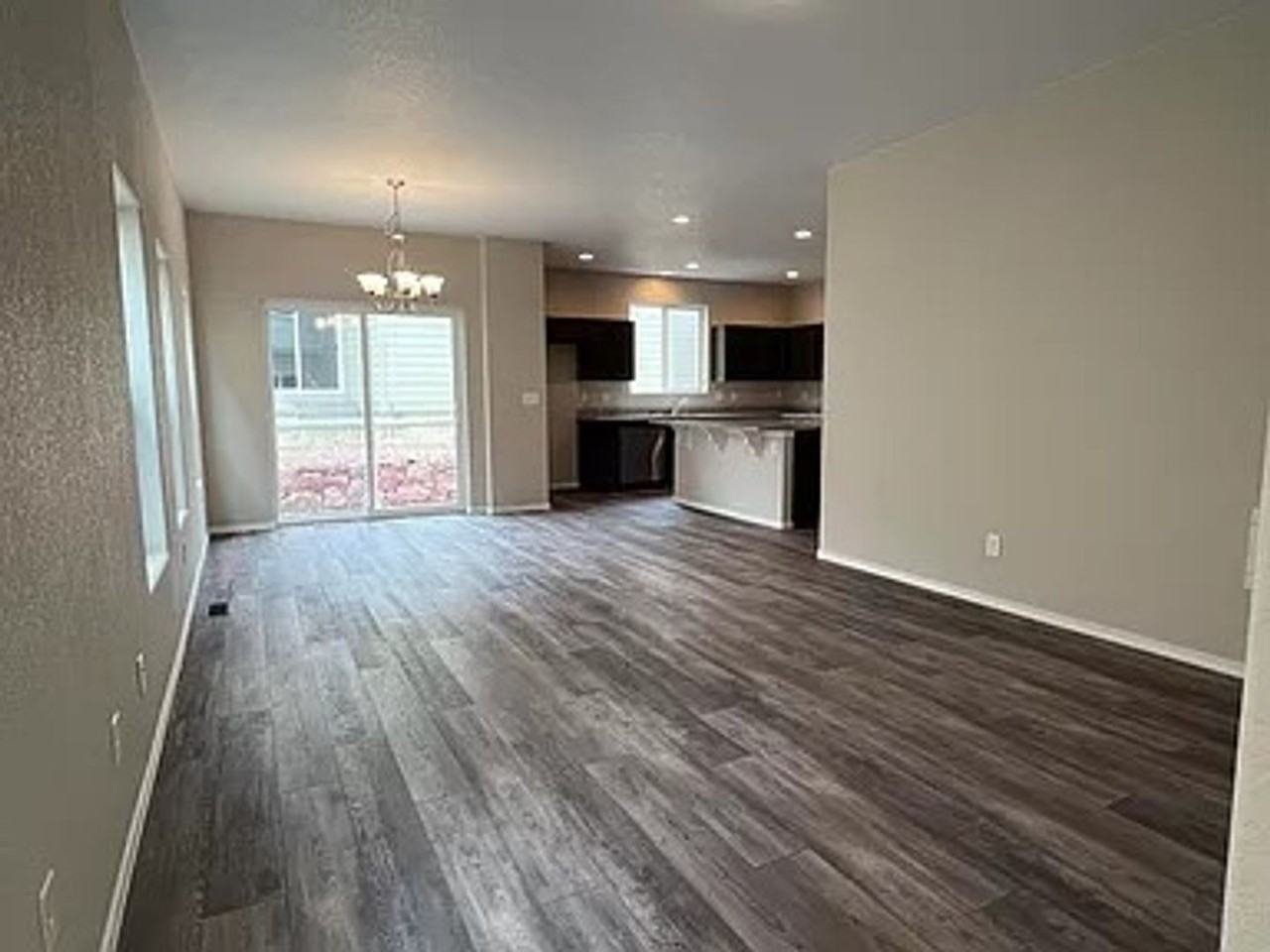 3863 Vineyard Cir - Photo 2 of 31