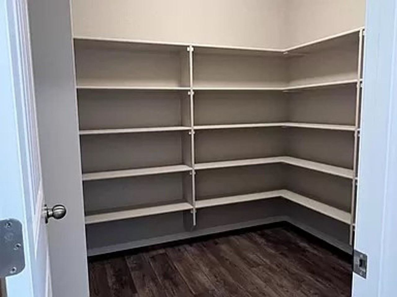 3863 Vineyard Cir - Photo 7 of 31